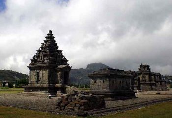 Dieng Tempelkomplex, Foto: wikipedia, user: Kondephy