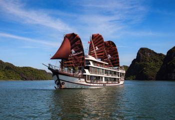 Vietnam - Perla Dawn Sails Halong Bay6 800x600