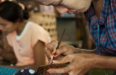 Lacquerware carving, Bagan, Foto: © S.Scherz