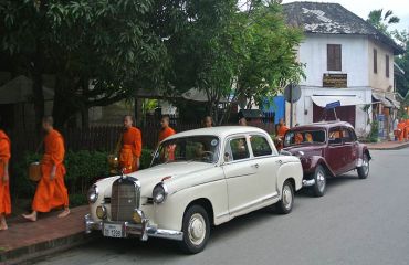 Luang Prabang, Mönche am Morgen, Foto: © golfasien.de