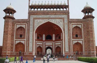 Taj Mahal - Eingangsgebäude: Foto: Rdsmith4  / Wikipedia.de